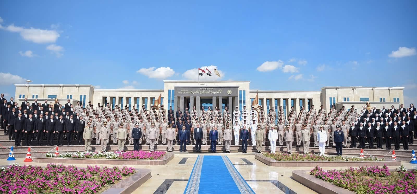 الرئيس عبد الفتاح السيسي يشهد حفل تخرج الدفعة رقم (١) للأكاديمية العسكرية المصرية،.jpg