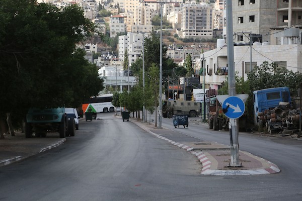 انتشرت قوات الاحتلال الإسرائيلية في شوارع مدينة نابلس بالضفة الغربية فجر الأول من أكتوبر/تشرين الأول 2026. (صورة: محمد ناصر)