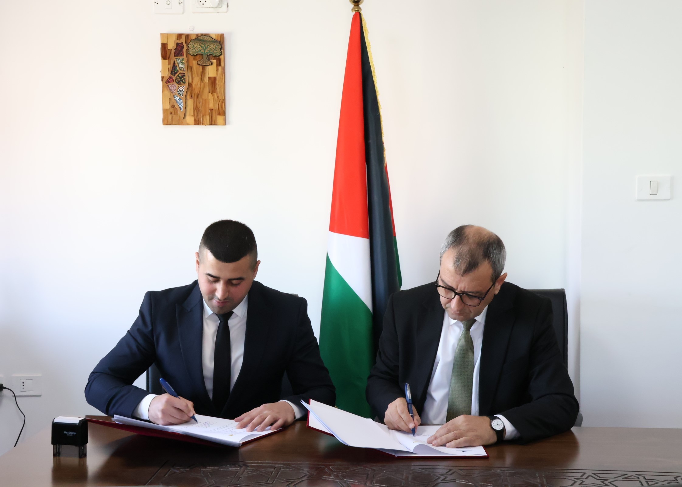 سلطة جودة البيئة ومؤسسة الشبكة الفلسطينية لتطوير الإعلام توقعان اتفاقية تعاون