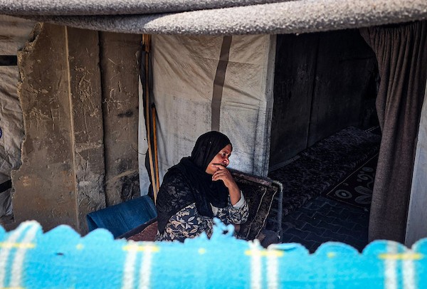 يواجه كبار السن الفلسطينيون ظروفًا معيشية صعبة في خان يونس، جنوب قطاع غزة، في الأول من أكتوبر/تشرين الأول 2026، بالتزامن مع الاحتفال باليوم العالمي للمسنين.(صورة: طارق محمد)
