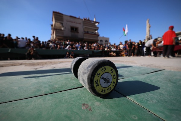 رياضيون يتنافسون في بطولة «الرجل القوي فلسطين 2026»، التي نظمها الاتحاد الفلسطيني للقوة البدنية للمرة الأولى بمدينة غزة، يوم 16 أكتوبر/تشرين الأول 2026. (تصوير: محمد صالحة)
