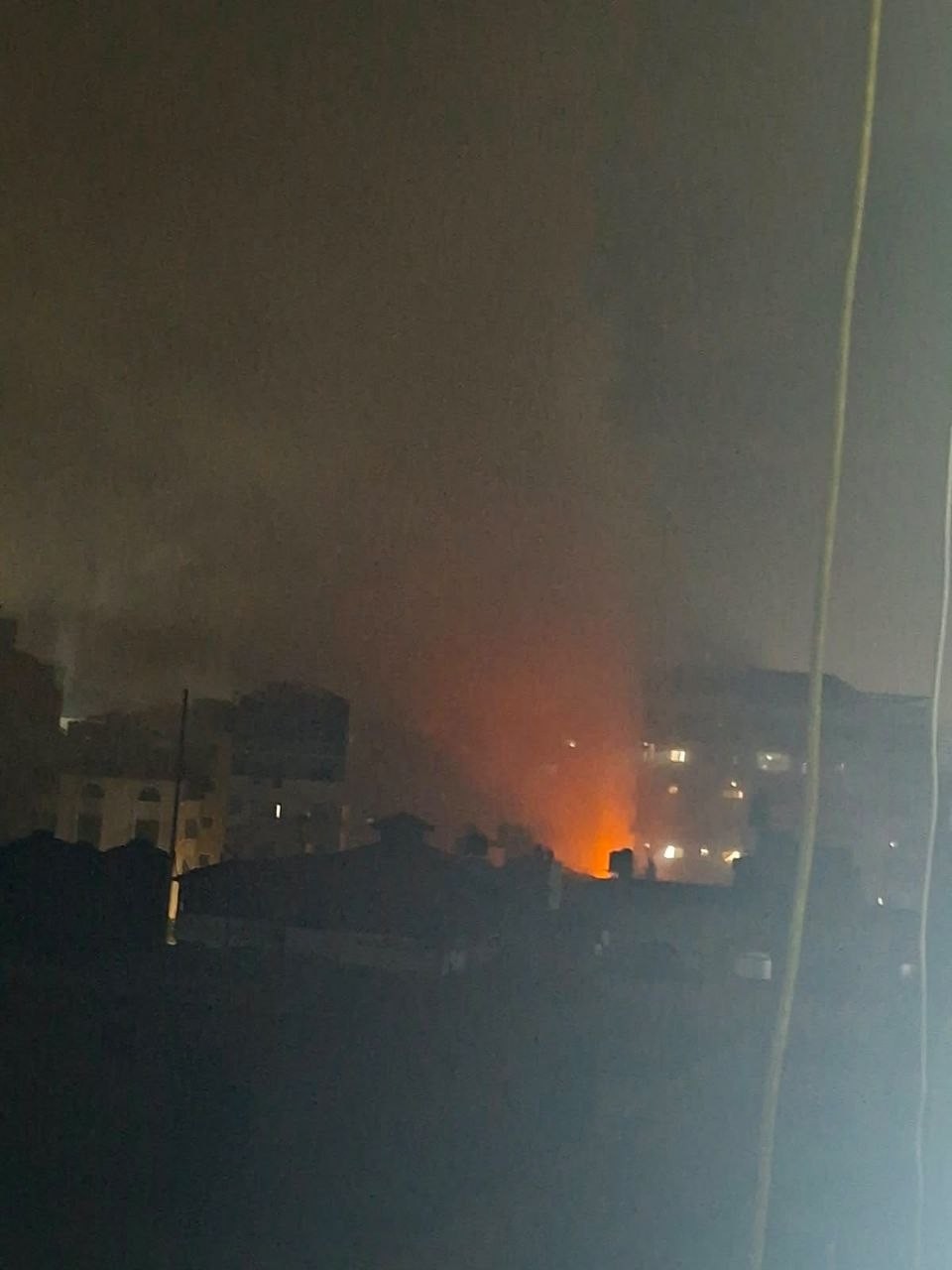 قصف شقة سكنية غربي مدينة غزة..jpg